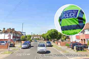 Police called after children approached in Morden