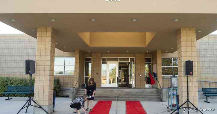 Water main break shuts down three schools in Midvale
