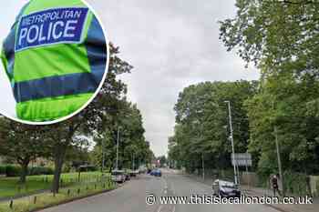 Police appeal after crash in Morden