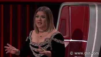 Kelly Clarkson tears up at pupil's song on 'The Voice'