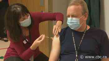 Doctor, ER nurse are 1st Sask. residents to get COVID-19 vaccine