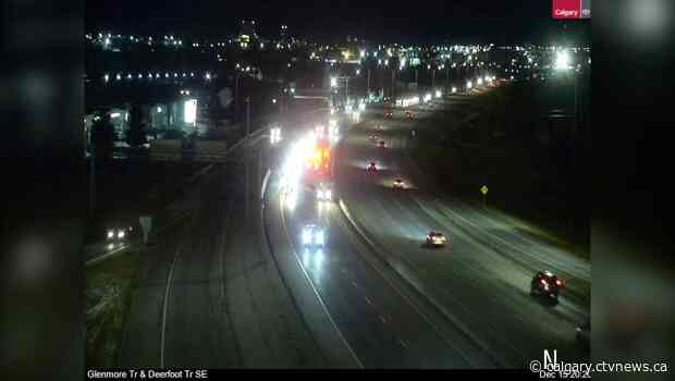 Multi-vehicle collision on Deerfoot slows traffic