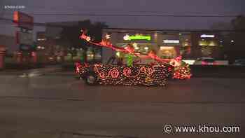 'Christmas Cab' stops traffic in River Oaks - KHOU.com
