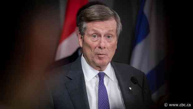 Toronto reports record 850 COVID-19 cases, city officials consider enhanced restrictions - CBC.ca