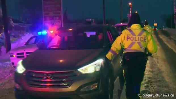 Checkstops to continue in Calgary during holiday season despite pandemic
