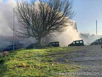 Fire rips through derelict pub in Dudley - expressandstar.com