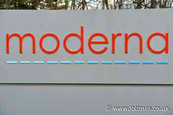 US panel recommends emergency approval of Moderna Covid vaccine
