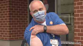 "I got mine!" || UT Medical Center healthcare workers receive historic first COVID-19 vaccine - WBIR.com