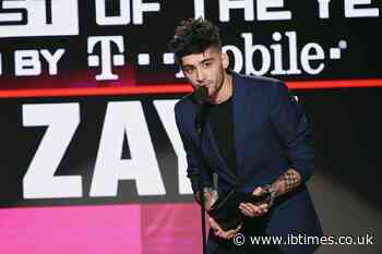 Zayn Malik teases live show performance in cryptic photo