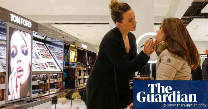 Christmas makeup: how selfie tech could help you try before you buy from home