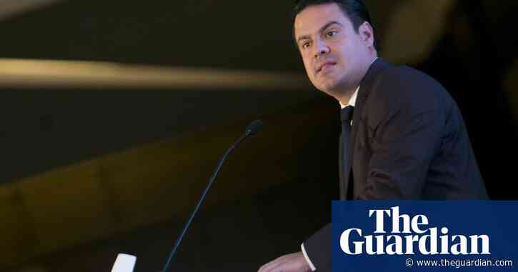 Mexico: assassin shoots former state governor in restaurant bathroom