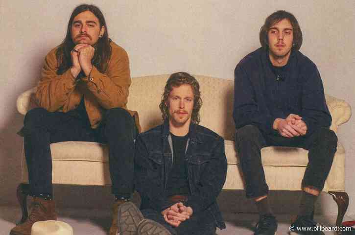 Caamp Returns to No. 1 on Adult Alternative Songs With ‘Officer of Love’