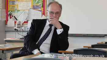 Education Minister Peter Weir under fire for insisting that schools reopen in early January