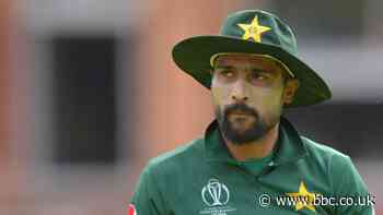 Mohammad Amir: Pakistan bowler retires because of 'mental torture'