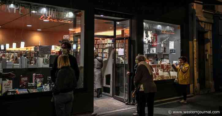 Woman Born Without Hands Denied Entry Into Bookstore for Not Wearing Mask