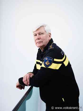 Korpschef Henk van Essen: 'Politie komt meer dan 600 miljoen euro tekort' - Volkskrant