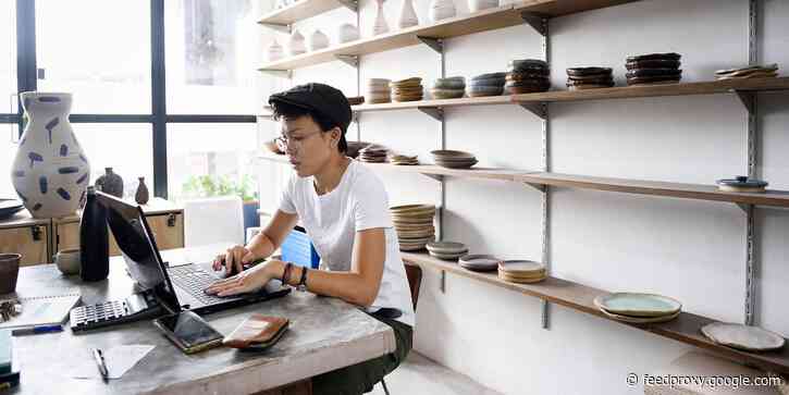 7 ways to prepare your small business and increase profits during peak holiday season