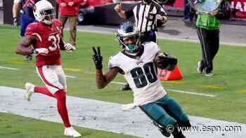 Quez Watkins turns short pass in to 32-yard TD for Eagles