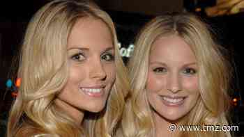 Twins in 'Deck The Halls' 'Memba Them?!