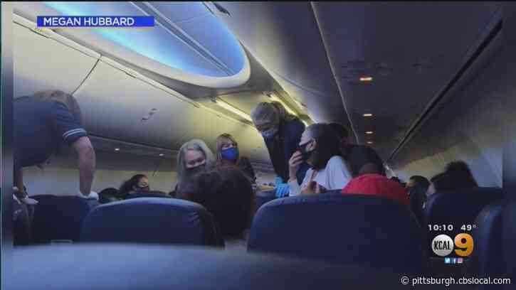 EMT Gives CPR To Suspected COVID Patient On Los Angeles-Bound Flight, Now Feeling Symptoms