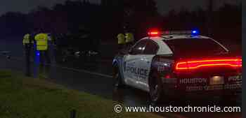 Man dies in wreck that splits car in half in northwest Houston - Houston Chronicle