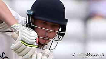Dan Mousley: Warwickshire's England Under-19s batsman signs new deal