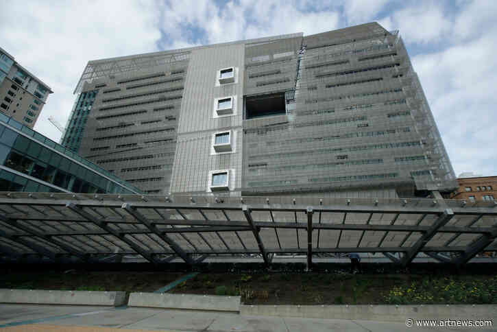 Trump Issues Executive Order Mandating ‘Beautiful’ Architecture for Federal Buildings