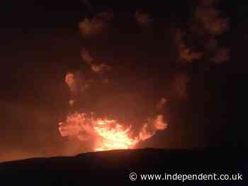 Hawaii volcano - live updates: Crowds line up at Kilauea volcano despite warnings over hazardous gas