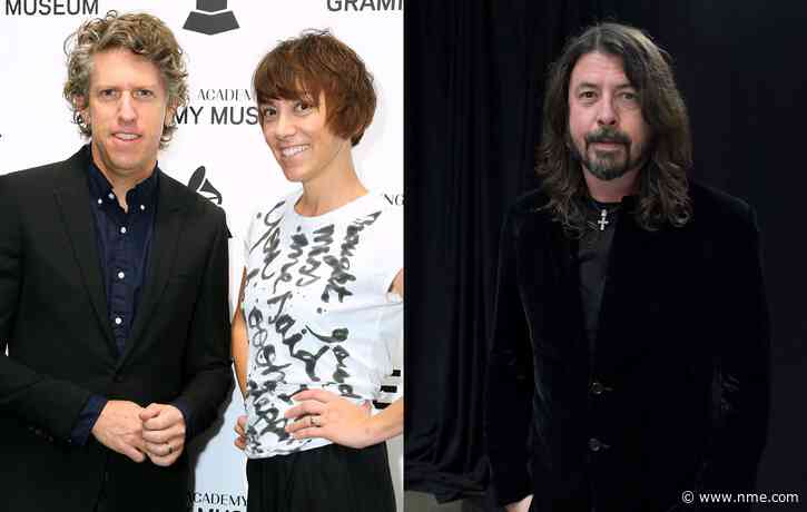 Dave Grohl joins The Bird And The Bee for a live cover of ‘Little Drummer Boy’