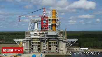 SLS: Crucial test for Nasa's 'mega-rocket'