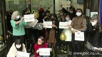 El Gordo: Spanish lottery winners celebrate