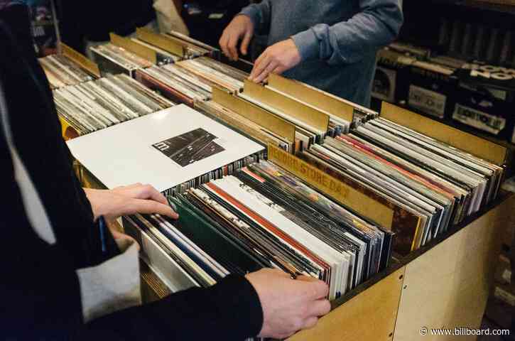 Holiday Shopping Sends Vinyl Album Sales Soaring to Another Record Week
