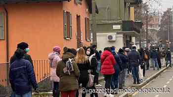 Modena, è assalto ai tamponi: «Test anche a Natale» - La Gazzetta di Modena