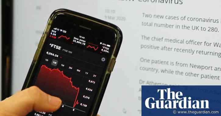 New Covid variant and looming Brexit disruption deepen UK economic gloom