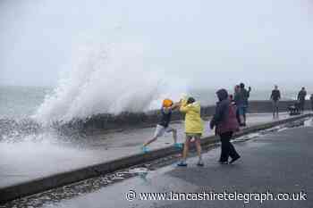 Met Office: Weather warning issued as strong wind predicted for East Lancashire on Boxing Day