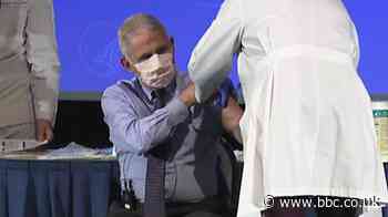 Vaccine: Fauci rolls up sleeves to encourage others