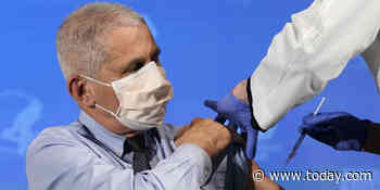 Fauci, other top health officials receive Moderna COVID-19 vaccine on camera