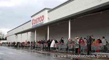 Huge queues at Trafford's Costco as shoppers stock up for Christmas