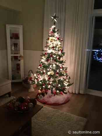 Holiday Pic of the Day: The Lindens