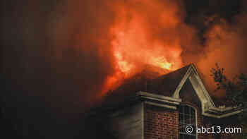 11 children, mom escape burning house in NW Houston - KTRK-TV