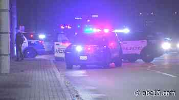 Road rage gunfight terrorizes Katy Freeway drivers in west Houston, off-duty police officer helps catch suspected shooter - KTRK-TV
