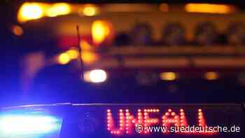 Auto ohne Licht gerät in Gegenverkehr: Zwei Verletzte - Süddeutsche Zeitung