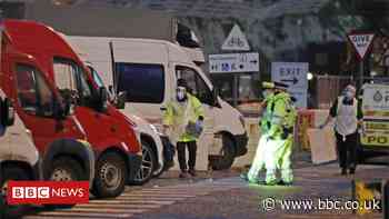 Covid-19: Truckers who tested negative board ferries for France
