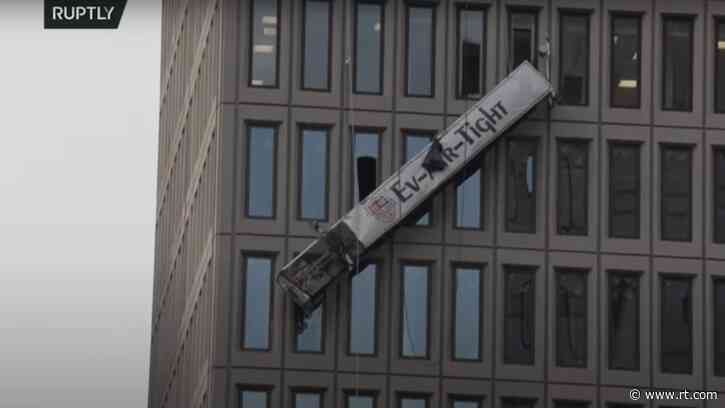 Baltimore office explosion injures 21, many critically, prompting dramatic rescue of workers stranded on high-rise (VIDEOS)