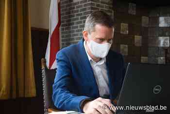 Burgemeester roept op om digitale nieuwjaarsbrief te maken en geeft zelf het voorbeeld: “Van je liefste kapoen, Tony”