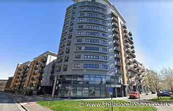 Four fire engines called to tackle Greenwich flat fire