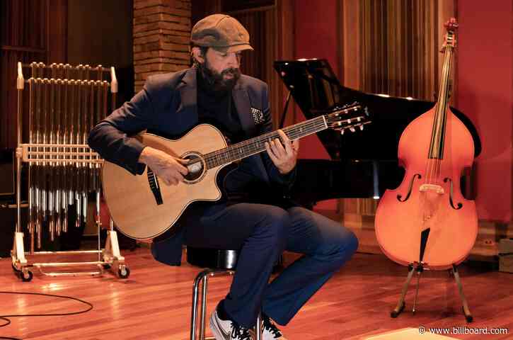 Juan Luis Guerra to Debut New ‘Privé’ EP With Christmas Day Livestream
