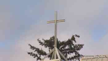 Windsor pastor charged for breaking COVID-19 rules, church says it's 'discriminatory'