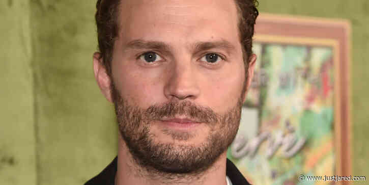 Jamie Dornan Sings 'White Christmas' & His Kids Hilariously React - Watch!