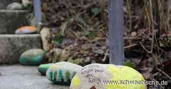 Team der Laizer Abenteuerkirche startet Aktion mit bemalten Steinen für die Weihnachtstage - Schwäbische